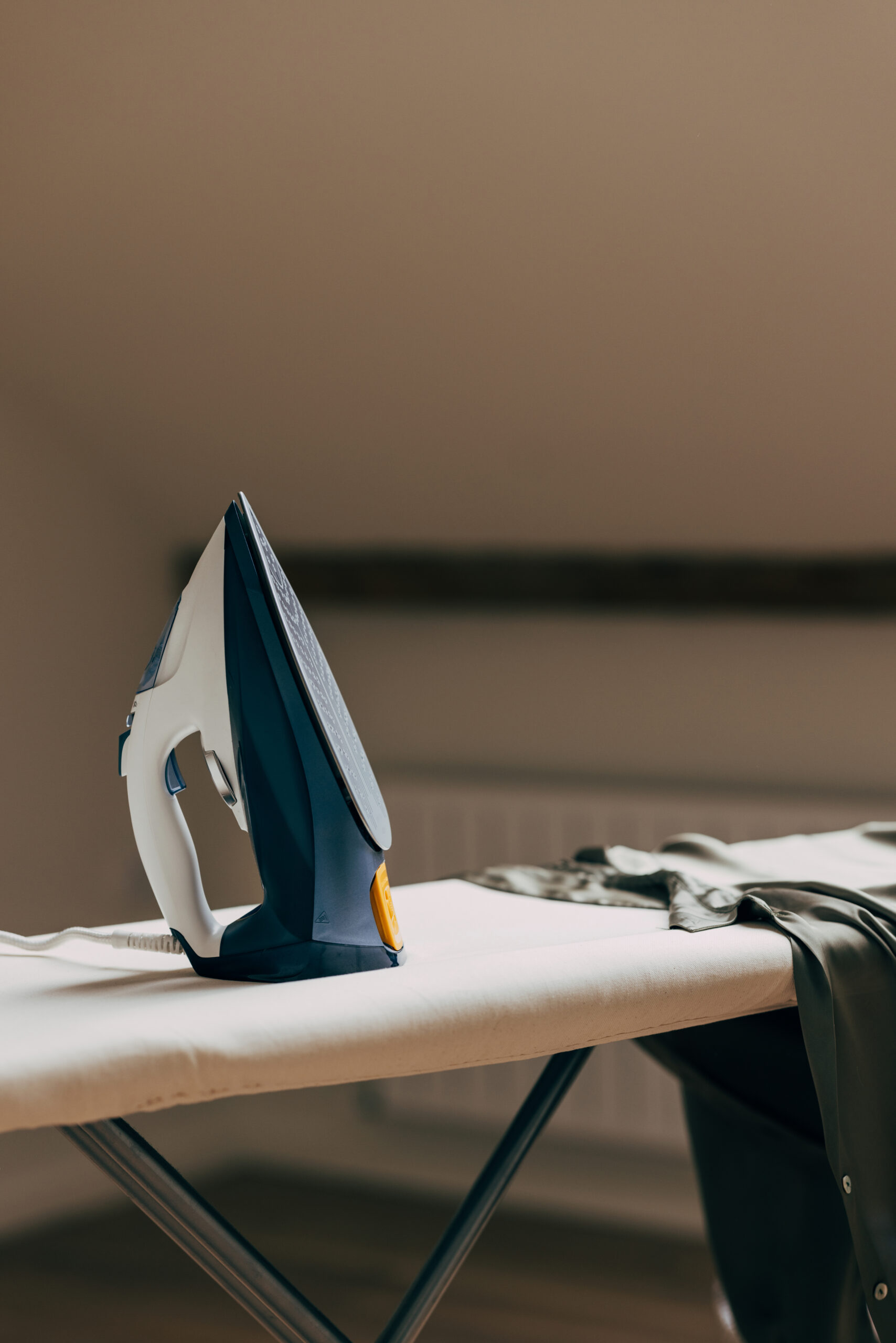 Pres iron and ironing board